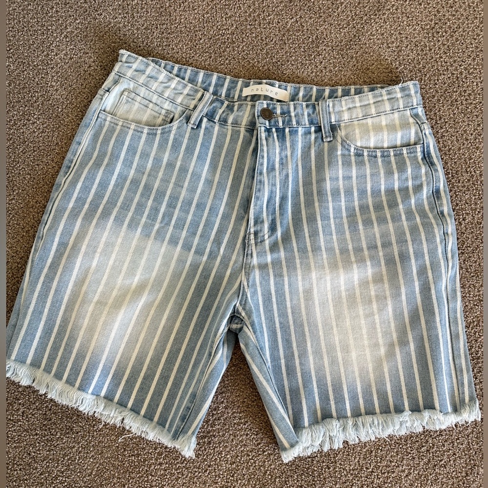 Women’s shorts. Size L.